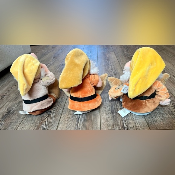 NWT Disney Store Exclusive Doc,Sneezy &Happy Snow White & the 7 Dwarfs 15" Plush - Picture 6 of 10